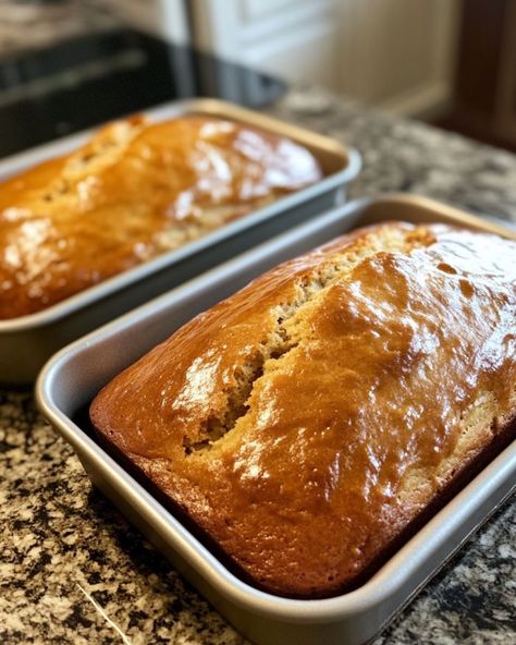 Never heard of this before, but once I tried it, I was hooked! Applesauce Bread, Apple Recipes Easy, Homemade Bread Recipes Easy, Biscuit Bread, Apple Dessert Recipes, Breakfast Sweets, Coffee Cakes, Bread Ingredients, Bread Recipes Sweet