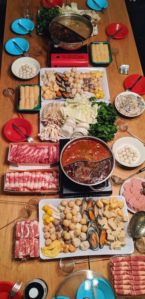 [Homemade] Chinese hot pot #food #foods Chinese Hotpot Aesthetic, Hot Pot Aesthetic, Hotpot Aesthetic, Hot Pot At Home, Chinese Hot Pot, Hot Pot Recipe, Homemade Chinese, Pot Food, Homemade Breakfast