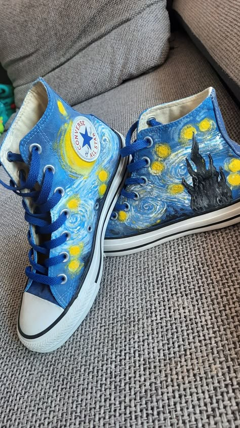 Hand made custorm Van Gogh Converse Shoes Painting Ideas Converse, Van Gogh Shoes, Van Gogh Aesthetic, فنسنت فان جوخ, Van Gogh Gifts, Converse Design, Painted Shoes Diy, Starry Night Art, Custom Painted Shoes