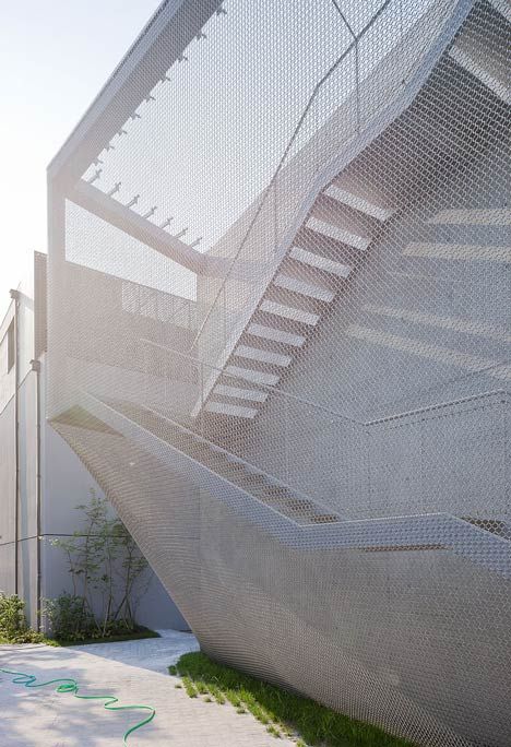 Kukje Gallery by SO-IL Facade Material, Stairs Architecture, Fall 24, Space Architecture, Facade Architecture, Facade Design, Metal Mesh, Architectural Inspiration, Interior Architecture Design