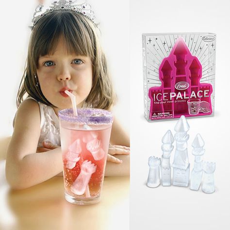 Gelo divertido da Fred Frozen Creative Ice Cubes, Fancy Ice Cubes, Palace Design, Fancy Ice, Ice Cube Tray Molds, Ice Palace, Ice Castles, Silicone Ice Cube Tray, Ice Cube Molds