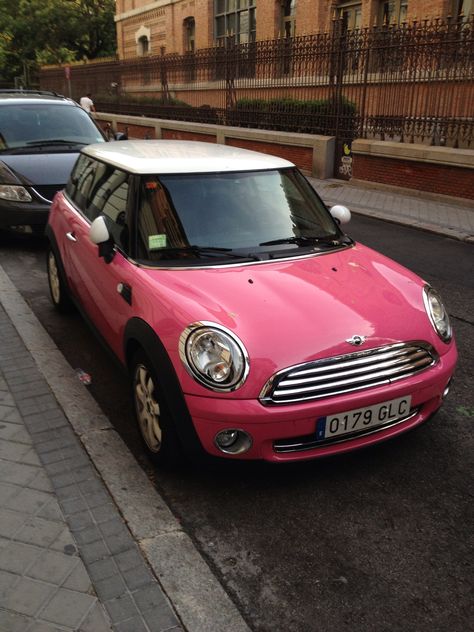 Pink Mini Morris Pink Mini Cooper, Mini Cooper Aesthetic, Pink Mini Coopers, Mini Moris, Mini Morris, Mini Coopers, Girly Car, Car Goals, Pink Car