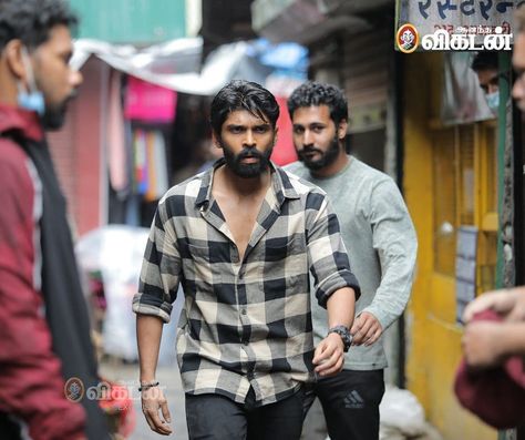 Dhruv Vikram In Mahaan, Ramcharan Pics New, Dhruv Vikram, Che Guevara Art, Actors Images, Cute Actors, Actors & Actresses, Che Guevara, Casual Button Down Shirt