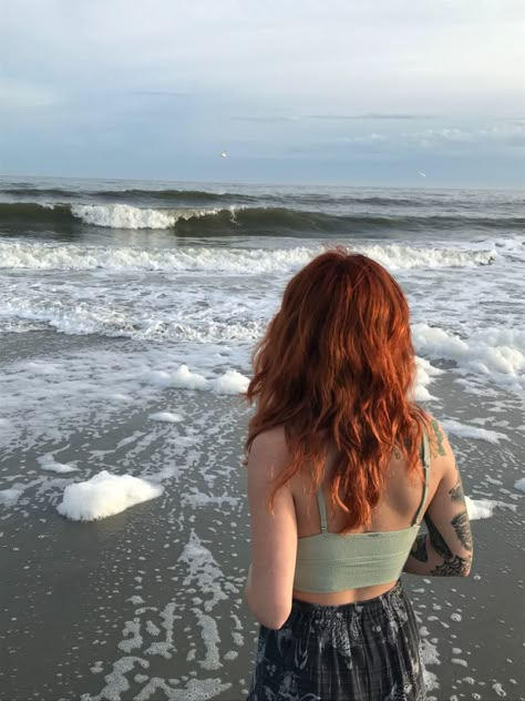 #redhair #redhead Red Hair In Summer, Red Hair Outfits Summer, Red Hair And Tattoos, Beach Red Hair, Red Hair Summer, Ginger Girl Aesthetic, Faceless Redhead, Beachy Red Hair, Redhead Aesthetic