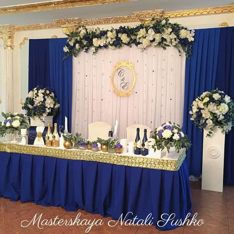 Royal Blue Wedding Theme, Blue Wedding Decorations, Blue Gold Wedding, Quinceanera Planning, Quince Decorations, Head Table Wedding, Quinceanera Decorations, Royal Blue Wedding, Table Wedding