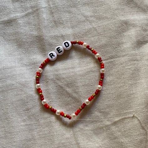 Red Bracelets Taylor Swift, Red Friendship Bracelet Taylor Swift, Red Bracelet Taylor Swift, Red Friendship Bracelet, Concert Bracelets, Bracelet Taylor Swift, Swift Bracelet, Taylor Core, Movie Outfits