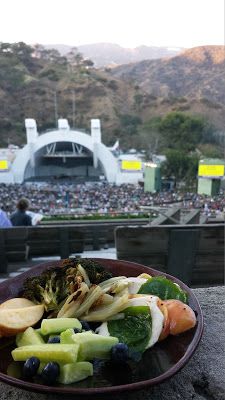 Mommy Hiker [Food Series] A Summer Picnic at The Hollywood Bowl | www.MommyHiker.com Picnic Images, Summer Picnic Ideas, Picnic Food Ideas, Bowls Recipes, Nourishing Food, Picnic Essentials, Hollywood Bowl, The Hollywood Bowl, Jazz Fest