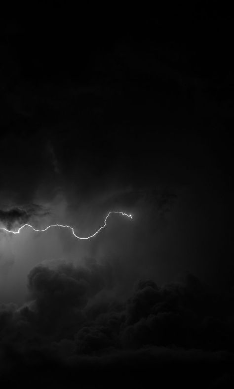 Thunderstorm Aesthetic, Thunderstorm Pictures, Thunder Wallpaper, Picture Cloud, Cairns Australia, Earth Images, Wallpaper Earth, Thunder And Lightning, Pretty Sky