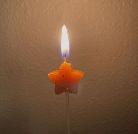 Star Candle, Pretty Star, Candle Aesthetic, Colors Orange, Cute Stars, Love Stars, Star Girl, Star Shape, Stars And Moon