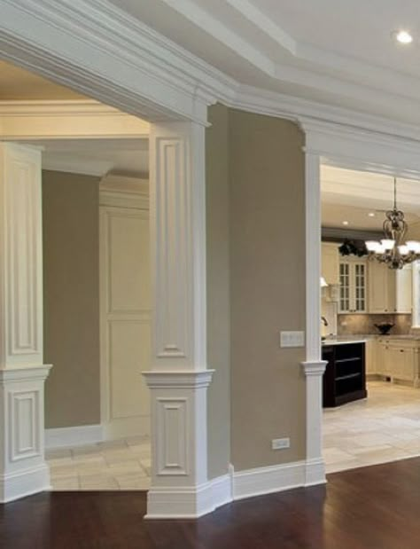 Pillar Molding Design, Inside House Pillar Design, Column Molding Ideas, Wainscoting Pillars, Moulding Kitchen, House Pillar Design, Archway Ideas, Ceiling Cornice, Kitchen Columns