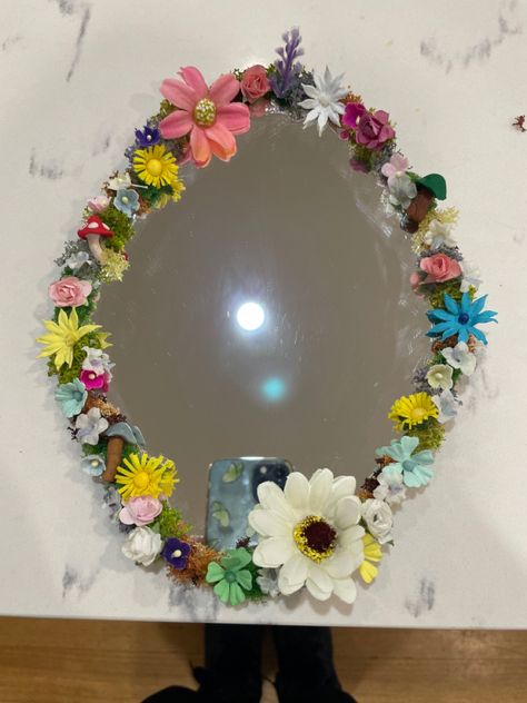 Oval Mirror Decor, Clay Mirror Frame Aesthetic, Foam Clay Flower Mirror, Mirrors With Clay Flowers, Flower Vanity Mirror, Clay Mirror Frame Flower, Oval Mirror, Floral Wreath, Mirror