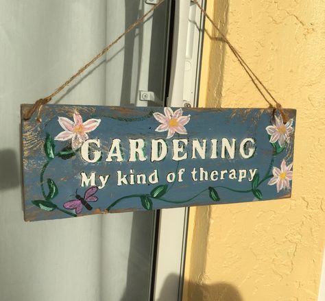 Pallet wood garden sign Garden Signs Diy, Garden Quotes Signs, Funny Garden Signs, Gardening Club, Serenity Garden, Plank Art, Outdoor Tile, Unique Xmas Gifts, Savage Garden