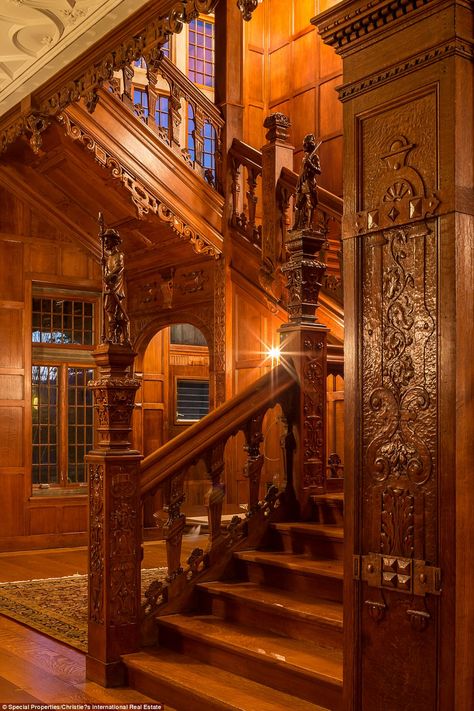 Victorian Home Exterior, Wooden Staircase, Old Victorian Homes, Victorian Interior, Victorian Interiors, Victorian Mansions, Victorian Architecture, Victorian Decor, Grand Staircase