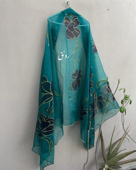 Handpainted Organza Dupatta ❤️✨ . . . . #dupatta #clothing #handpainted Fabric Paint Dupatta, Handpainted Dupattas Organza, Dupatta Hand Painting, Designer Duppatas Ideas, Hand Painted Dress Ideas, Organza Dupatta Embroidery, Pak Suits, Organza Dupatta Designs, Hand Painted Dupattas