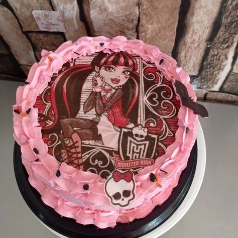 Draculaura Birthday Cake, Birthday Cake Monster High, Draculaura Birthday Party, Draculaura Birthday, Birthday Cake 13, Bolo Da Hello Kitty, Monster High Cake, Monster High Birthday Party, Monster High Pictures