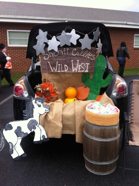 Cowboy Trunk Or Treat Ideas, Trunk Or Treat Cowgirl Theme, Wild West Trunk Or Treat Ideas, Trunk Or Treat Cowboy Theme, Cowgirl Trunk Or Treat Ideas, Rodeo Trunk Or Treat Ideas, Wild West Trunk Or Treat, Western Trunk Or Treat Ideas, Cow Trunk Or Treat Ideas