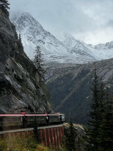 #alaska #alaskamountains #alaskan #alaskanmountains #train #railroad #trainride #passengertrain #whitepass #whitepassrailway #octoberinalaska #yukonwhitepass #yukonwhitepassrailway #skagway #skagwayalaska #alaskaoutfit Alaskan Mountains, Skagway Alaska, Alaska Railroad, Runaway Train, Alaskan Cruise, Mountain Town, 2025 Vision, Train Travel, Granola