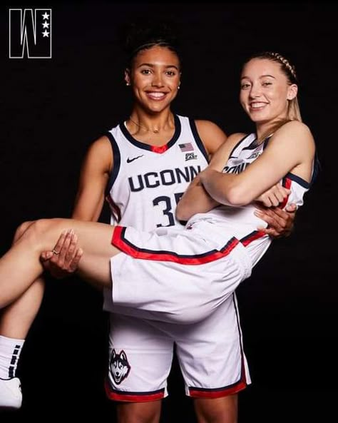 College Basketball Players, Basketball Girlfriend, Paige Bueckers, Uconn Womens Basketball, I Love Basketball, Future Girlfriend, Basketball Is Life, Sport Player, Love And Basketball