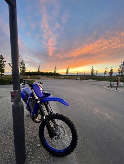 Photo Moto Cross Snap, B King Suzuki, Moto Cross Yamaha, Ktm Motocross, Moto Wallpapers, Yamaha Dirt Bikes, Yamaha Motocross, Tmax Yamaha, Motocross Girls