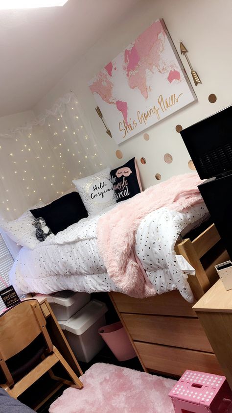 My cute dorm room at Lee U Hbcu Dorm, College Bedroom Decor, College Room Decor, Dorm Room Hacks, College Bedroom, Dorm Room Storage, Cool Dorm Rooms, College Dorm Room Decor, Dorm Room Designs