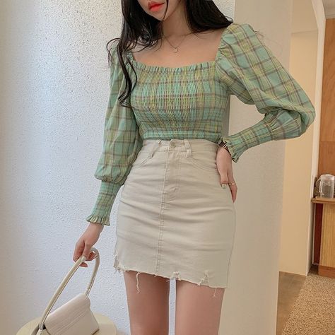 Korean Skirt Outfits, 대학생 스타일, Korean Outfit Street Styles, Aesthetic Korean, Cute Skirt Outfits, Korean Girl Fashion, Ulzzang Fashion, Kpop Fashion Outfits, Date Outfits