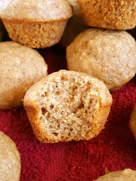 Mini Muffins Healthy, Muffins For Toddlers, Baby Applesauce, Healthy Toddler Muffins, Banana Applesauce Muffins, Healthy Applesauce, Applesauce Muffin Recipe, Kid Muffins, Baking With Applesauce