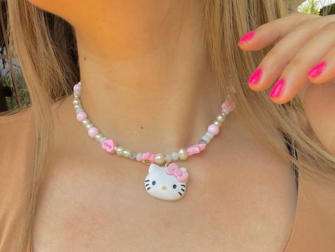 Y2k Hello Kitty, Preppy Bracelets, Hello Kitty Jewelry, Pinterest Diy Crafts, Bead Charms Diy, Nail Jewelry, Kawaii Aesthetic, Funky Jewelry, Diy Necklace