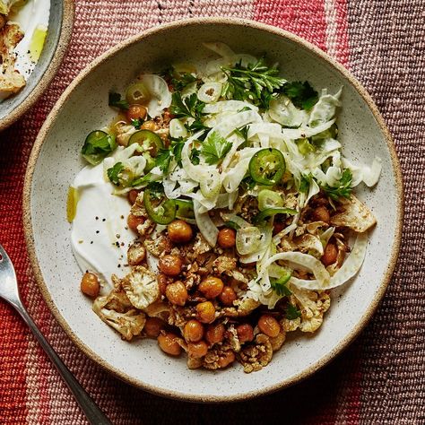 Chickpea Bowls, Sesame Seeds Recipes, 30 Diet, Lunch Prep, Spiced Cauliflower, Food Plan, Fennel Salad, Dinner Bowls, Roasted Beets