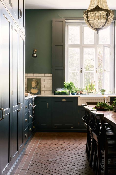 How To Make Your Tile Look Really Special Without Being Dated In 10 Years - New Classic Tile "Trends" That I'm LOVING - Emily Henderson Green Kitchen With Tile Floor, Dark Green Tiles, Dark Green Tile, Timeless Tile, Dark Green Kitchen, Shea Mcgee, Kitchen 2024, Classic Tile, Tile Trends