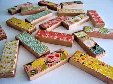 great memory game idea.  use old fabric scraps or paper scraps. Repurpose Jenga Blocks, Repurposed Crafts, Old Board Games, Game Diy, Jenga Blocks, Wood Games, Game Boards, Memory Game, Diy Games