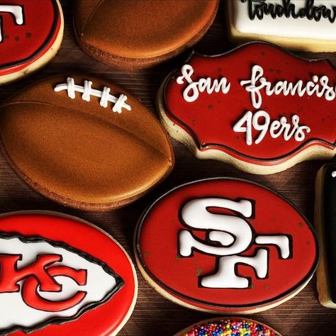 sweettcakes on Instagram: "What are you doing for #superbowl ? More importantly, what are you bringing and what’s your favorite thing to eat while you watch the game?? #bringdessert #decoratedcookies #customcookies #footballcookies #kansascitychiefs #kansascitychiefscookies #kc #sanfrancisco #sanfrancisco49ers #49ers #49erscookies #royalicingcookies #royalicing #superbowlcookies #chiefs #letsgo #cookiesofinstagram #cookiesofig #cookiesoftheday #sweettcakes #blessed #dowhatyoulove" 49ers Cookies Decorated, 49ers Cookies, Chiefs Cookies Decorated, Kc Chiefs Sugar Cookies, Kc Chiefs Cookie Cake, San Francisco 49ers Cookies Decorated, Super Bowl Cookies, Football Cookies, Sweet T