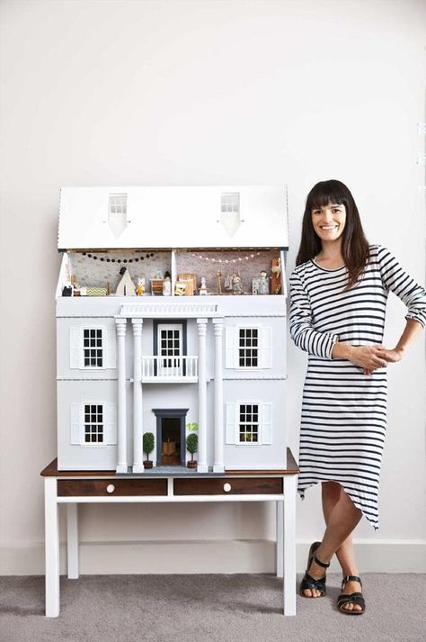 What started as a simple dollhouse renovation turned into a full-blown work of art for designer and mum-of-two, Linzi MacDonald. Find out what inspired Linzi to create the ultimate designer dollhouse. Shared Kids Room, Modern Kids Bedroom, Bedroom Trends, Doll House Plans, Modern Dollhouse, Miniature Houses, Kids Room Design, Miniature Furniture, Doll Furniture