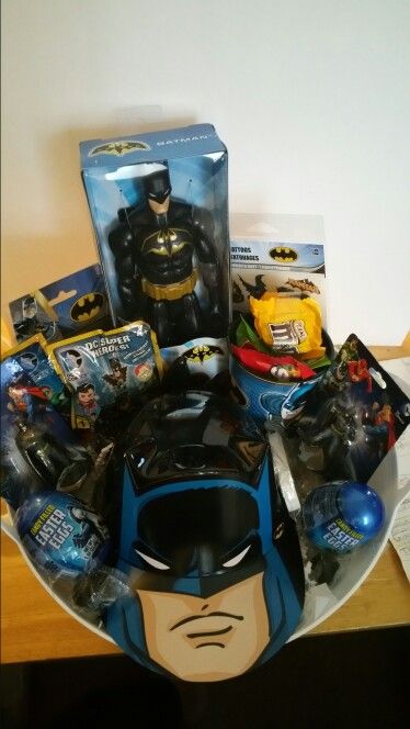 Batman diy easter basket Batman Easter Basket, Anniversary Gift Ideas For Boyfriend, Sweet Basket, Batman Diy, Batman Gifts, Gift Ideas For Boyfriend, Boyfriend Gift Basket, Kids Gift Baskets, Easter Sweets