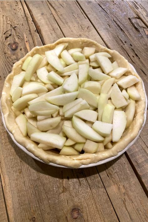 Fresh Pear Pie Recipe, Pear Pie Filling, Pear Pie Recipe, Pear Pie, Cranberry Pie, Baked Pears, Baked Pie Crust, Sliced Pears, Frozen Pie