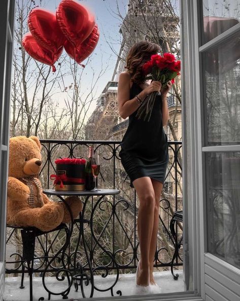 Luxury life on Instagram: “Happy valentines day 😍🥰 @iamgeorgianaion” Parisian Outfits, Paris Chic, Rich Girl Aesthetic, Aesthetic Red, Luxe Life, Black Strapless Dress, Red Balloon, Rich Girl, Luxury Life