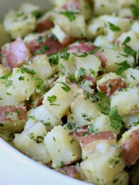 Mayoless Potato Salad, Potato Salad With Vinegar And Mayo, Potato Salad No Celery, Low Sodium Potato Salad, No Mayo Potato Salad, Vinegar Potato Salad, Healthy Potato Salad Recipe, Salad With Herbs, Potato Salad No Mayo