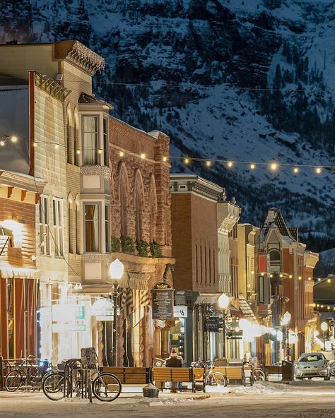 A ski vacation in 📍Telluride, Colorado is like stepping into history books! 📖 We love it for the variety of runs available, amazing town, and the scenery just takes your breathe away! Anyone going to Telluride soon? 🙋‍♂️ (📷: Telluride Ski Resort) #skimaxholidays #skimax #skiing #skivacation #swissalps #ski #skigram #mountainview #peaks #tellurideski #skitelluride #telluridecolorado Telluride Winter, Telluride Ski Resort, Telluride Colorado, Ski Town, Ski Vacation, Colorado Skiing, Swiss Alps, Winter Aesthetic, Ski Resort