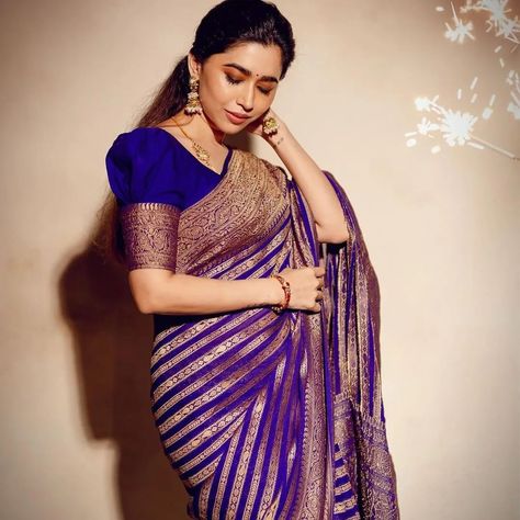 Royal Blue Pure Handloom Khaddi Georgette Banarasi Saree ✨ @aarti.ravi Looks amazing on this Beautiful saree. #ethnicwear #instafashion #instagood #banarasisaree Georgette Banarasi Saree Blouse Designs, Aarti Ravi, Khaddi Georgette Banarasi Saree, Royal Blue Saree, Georgette Banarasi Saree, Banarasi Saree Blouse, Blouse Embroidery, Simple Blouse Designs, Blue Saree