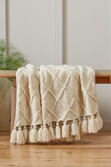 Fall Inspired Living Room, Chunky Cable Knit Throw, Throw Bed, Cable Knit Throw, Bed Accessories, My Dream Bedroom, Cute Bedroom, Sofa Throw Blanket, Knit Throw