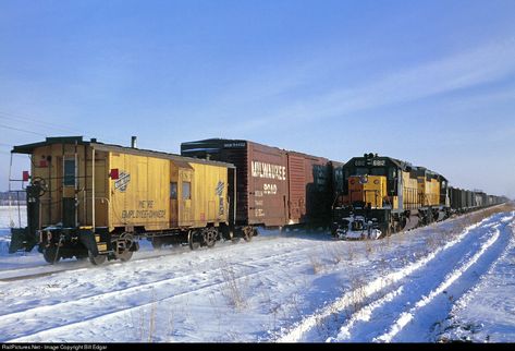 Winter Train, Road Pics, Train Photos, Milwaukee Road, Fall Creek, Railroad History, Railroad Pictures, Union Pacific Railroad, Rail Road