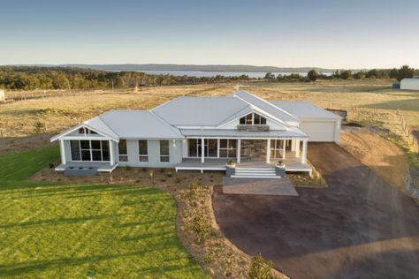 The Blaxland Retreat - The Rural Building Co Acerage Homes, Australian Country Houses, Country Builders, Country Home Exterior, Homestead House, Country House Design, Rural House, Building Company, Building Companies