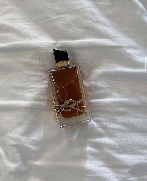 Fall Perfume Aesthetic, Brown Perfume Aesthetic, Penhaligons Perfume Aesthetic, Luxury Parfum Aesthetic, Old Money Perfume Aesthetic, Saint Laurent Libre, Ysl Perfume, Saint Laurent Perfume, Parfum For Women