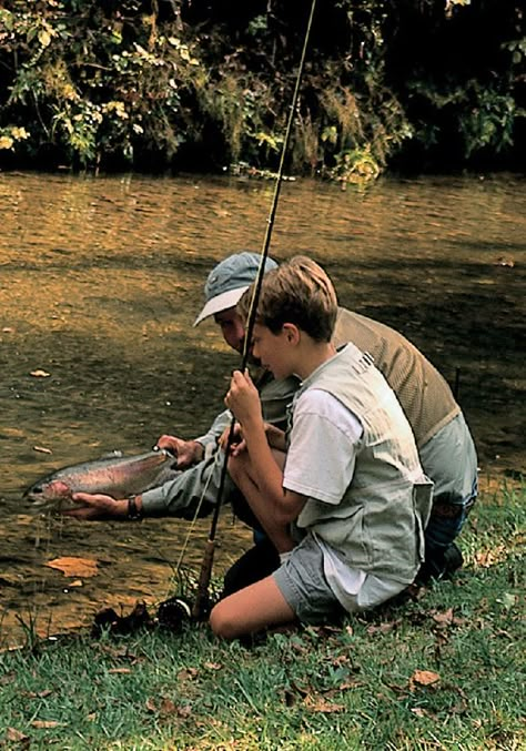 Dad Playing With Kids, Traditional Masculinity, Country Dad Aesthetic, Dad Core Aesthetic, Dad Bod Aesthetic, Good Father, Handy Man, Dad Friend Aesthetic, Dadcore Aesthetic