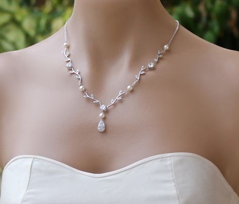 Vine Crystal Bridal Necklace, Dainty Crystal and Pearl Wedding Necklace, Wedding Jewelry, Bridesmaid Necklace VINE - Etsy Australia Wedding Jewelry Pearls, Royal Accessories, Wedding App, Crystal Wedding Necklace, Princess Stuff, Jewelry Pearls, Gold Bridal Necklace, Bride Necklace, Bridal Accessory