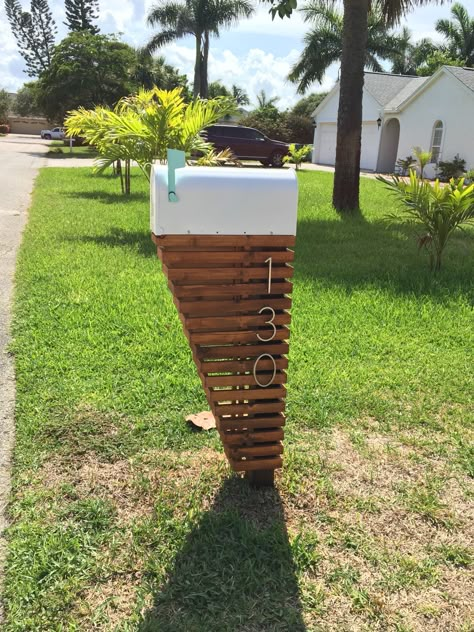 Wooden Mail Box Ideas, Florida Mailbox Ideas, Funky Mailbox Ideas, Mid Century Modern Mailbox Diy, Mid Century Modern Mailbox Ideas, Mid Century Mailbox Ideas, Mailbox Ideas Modern, Mcm Mailbox, Modern Mailbox Ideas