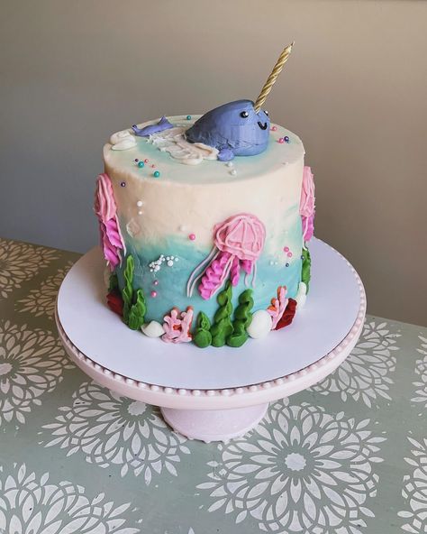 I’m obsessed with this fun-loving narwhal cake 😍 complete with a narwhal tusk candle 😂 I truly felt like this little guy was excited to go off on an adventure as I packaged him up in the cake box! Narwhal Cake, Narwhal Birthday Cake, Narwhal And Jelly Birthday Party, Narwhal Birthday Party Cake, Narwhal Cake Topper, Narwhal And Jelly, Narwhal Tusk, Not Quite Narwhal, Fun Loving