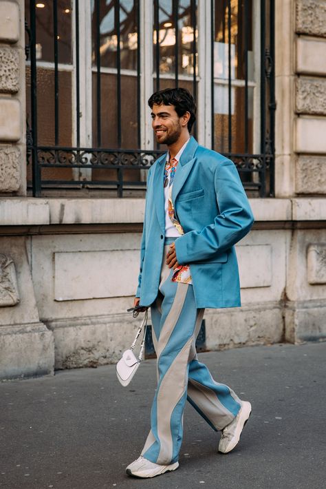 The Best Street Style Photos From the Paris Fall 2022 Menswear Shows | Vogue Paris Fashion Week Men, Street Style Photos, Fashion Forecasting, The Best Street Style, Paris Street Style, Best Street Style, Mode Inspo, Cool Street Fashion, Street Style Looks