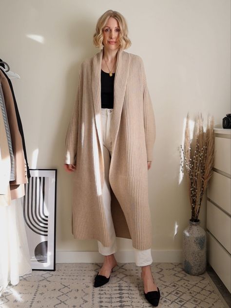 Cream Long Cardigan Outfit, Long Cream Cardigan Outfit, Long Cardigan Outfit Work, Cardigan Outfit Work, Cream Cardigan Outfit, Long Cardigan Outfit, Mid Rise Straight Jeans, Spring Outfit Idea, Outfit Work