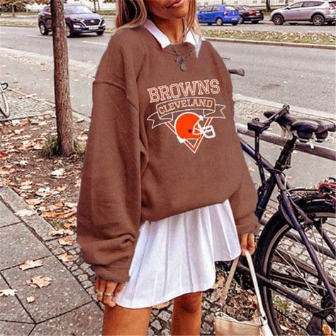 Football Tailgate Outfit, Nick Chubb, Cleveland Browns Football, Brown Crewneck, Baker Mayfield, Tailgate Outfit, Football Game Outfit, Retro Sweatshirts, Brown Outfit