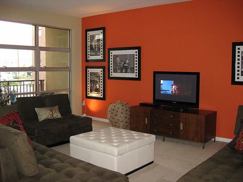 accent wall Orange Accent Wall, Wallpaper Living Room Accent Wall, Orange Accent Walls, Orange Living Room, Purple Living Room, Brown Living Room Decor, Blue Accent Walls, Living Room Wall Color, Accent Wall Colors